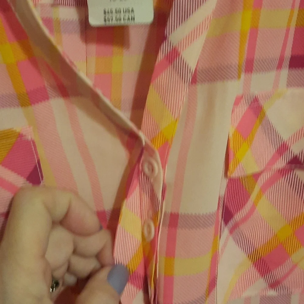 Torrid. size 2.  ( 18-20)  pink plaid top. - Picture 8 of 8
